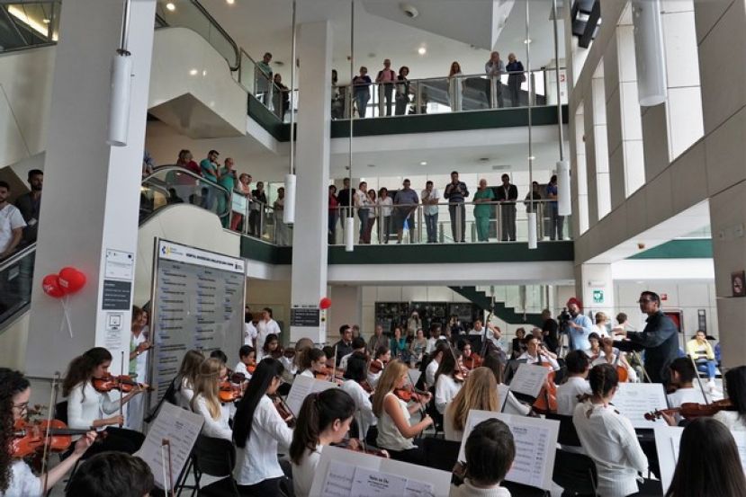 La Agrupaci&oacute;n de Cuerda de la Academia de la OFGC actu&oacute; en los Hospitales Dr. Negr&iacute;n, Insular y Materno Infantil