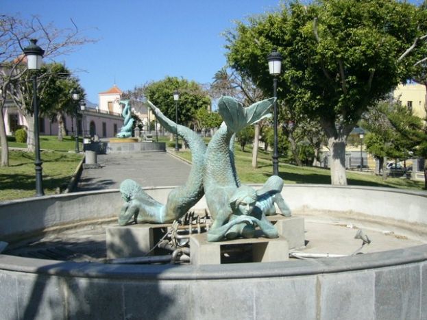 Telde:: Un recorrido guiado ofrece detalles históricos sobre las esculturas al aire libre