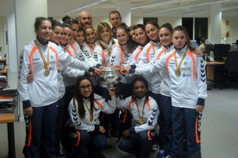 Balonmano: El Rocasa visita los periódicos La Provincia y Canarias7