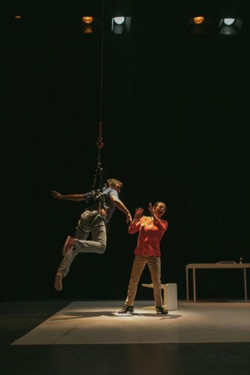 &lsquo;El buen samaritano&rsquo; se atrinchera en la Sala Insular de Teatro