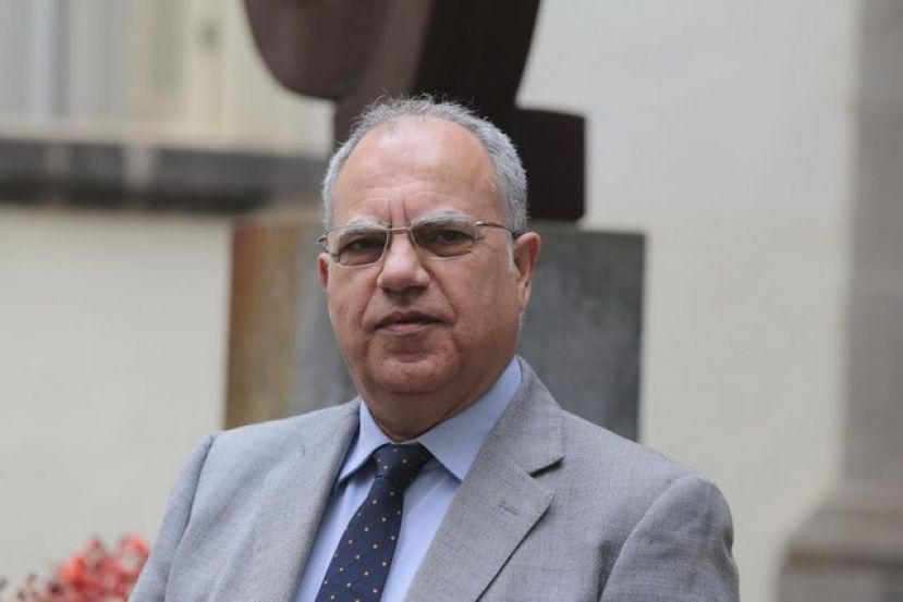 Art&iacute;culo de Opini&oacute;n: Se hace camino al andar, por Casimiro Curbelo