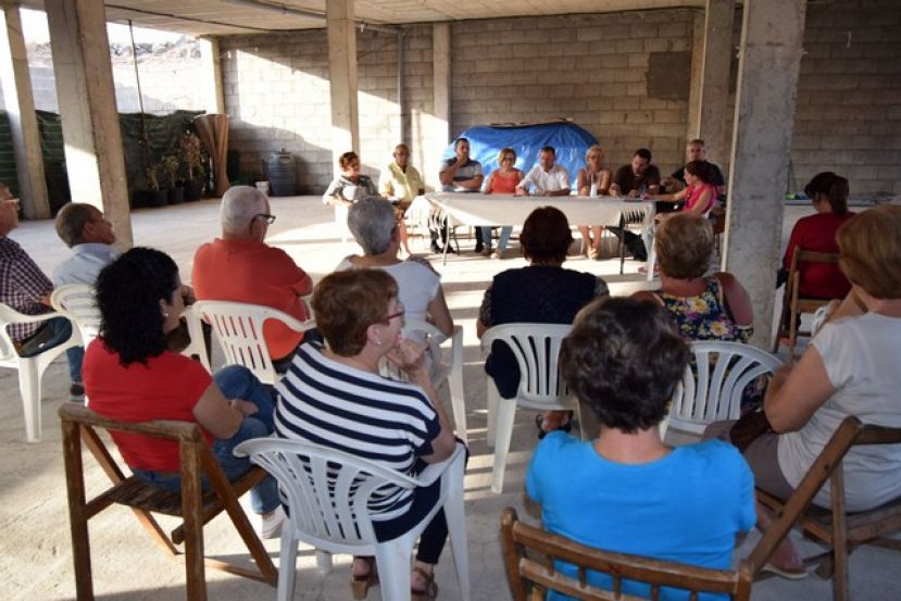 Gáldar: Reunión con los vecinos del barrio costero de Los Dos Roques