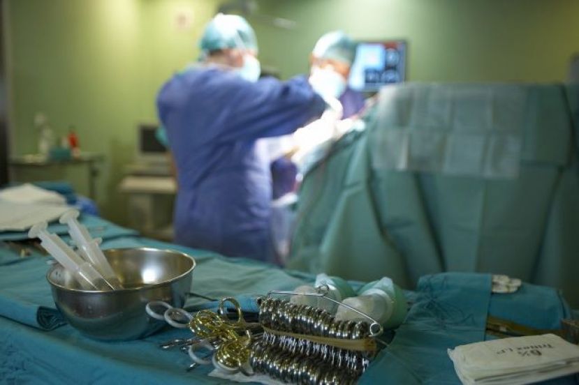 El servicio de Anestesia del Hospital Dr. Negrín recibe la acreditación como ‘Hospital seguro’