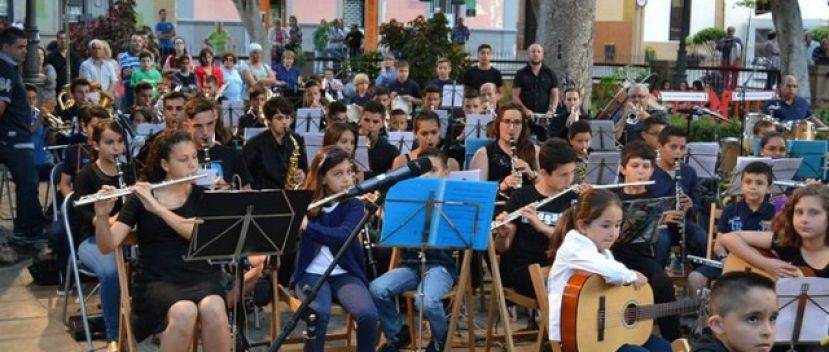 La Escuela Municipal de M&uacute;sica de G&aacute;ldar celebra su Concierto de Navidad