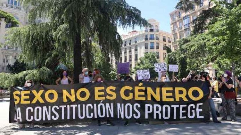 Organizaciones feministas convocan movilizaciones contra la 'ley trans'