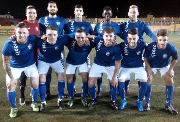 F&uacute;tbol 1&ordf; Regional: El San Isidro vence al Ba&ntilde;aderos en un buen partido (3-1)