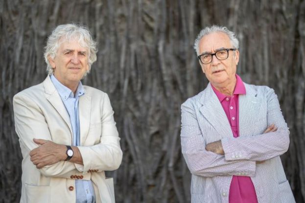 Juan Jos&eacute; Mill&aacute;s y Juan Luis Arsuaga visitan las librer&iacute;as de Las Palmas