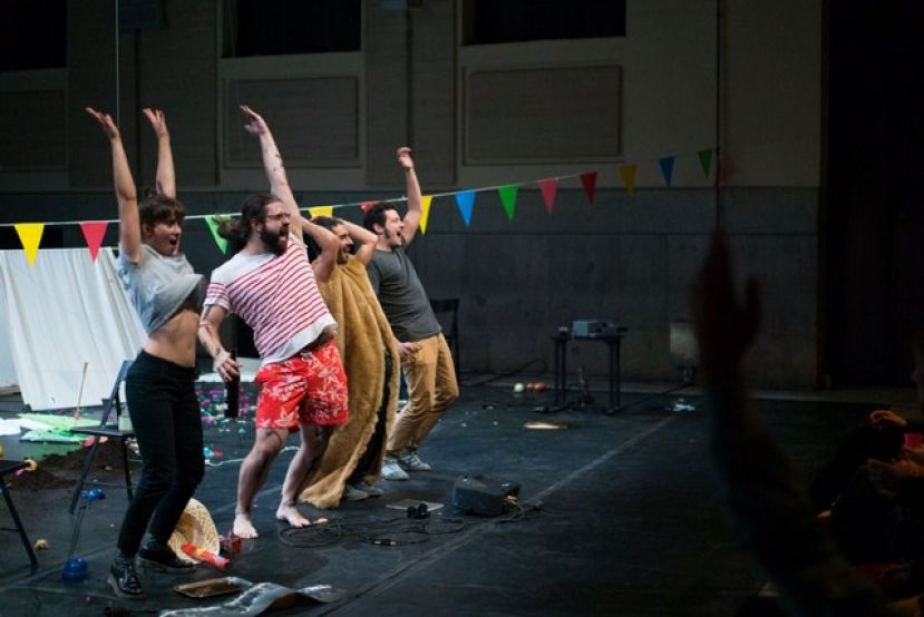 El equipo art&iacute;stico Los B&aacute;rbaros de teatro participativo &lsquo;toma&rsquo; este s&aacute;bado el CAAM