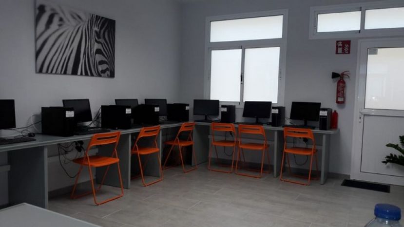 La Aldea: Sala de ordenadores en el área de deportes