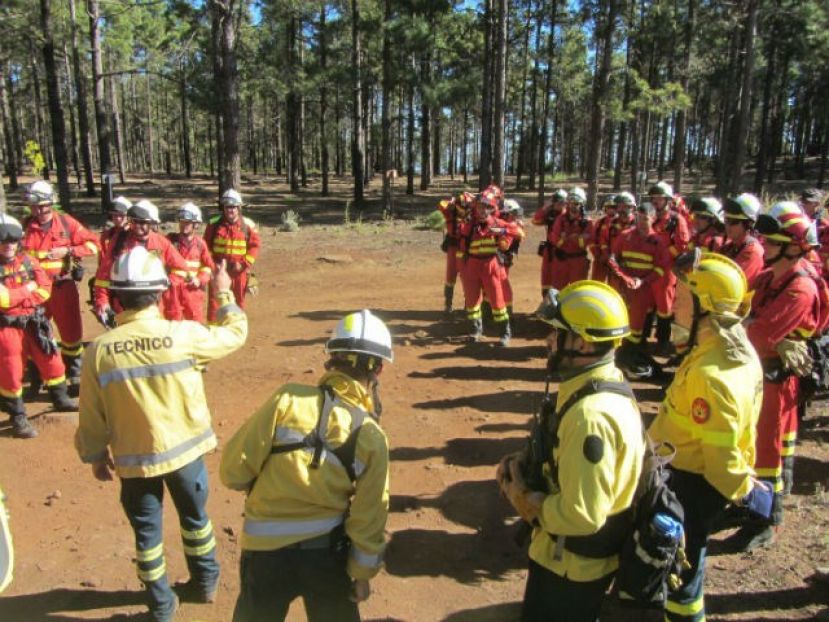 El Cabildo forma a la Unidad Militar de Emergencias en el uso del fuego