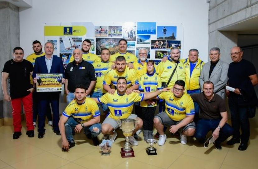Francisco Castellano recibe a los campeones de Trofeo Pancho Camurria