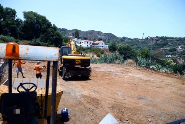 Valleseco: Se inician las obras de la nueva plaza del barrio de Madrelagua.