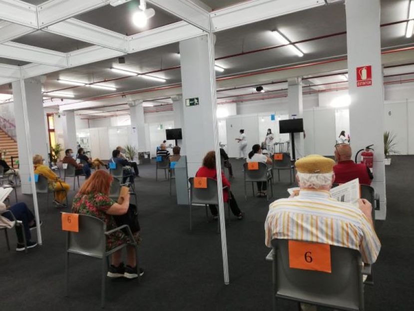 Los residentes en Gran Canaria y Tenerife nacidos antes de 1945 que no estén vacunados pueden pedir cita en el 012