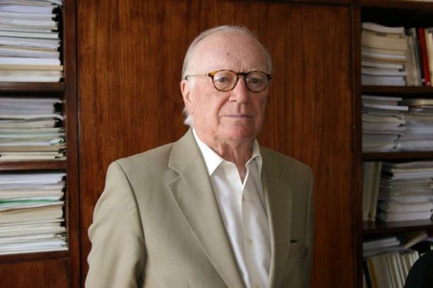 NICOL&Aacute;S SARTORIUS PRESENTA EN LA CASA DE COL&Oacute;N SUS DOS &Uacute;LTIMOS LIBROS, 'EL FINAL DE LA DICTADURA' Y 'LA MANIPULACI&Oacute;N DEL LENGUAJE'