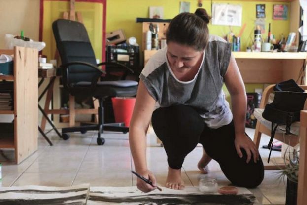 Nadia Brito imparte un taller de tinta china y collage en el Centro de Artes Pl&aacute;sticas