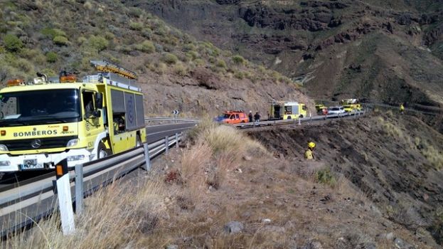 Mog&aacute;n: Los fuertes vientos provocan un incendio en el barranco de Los Azulejos