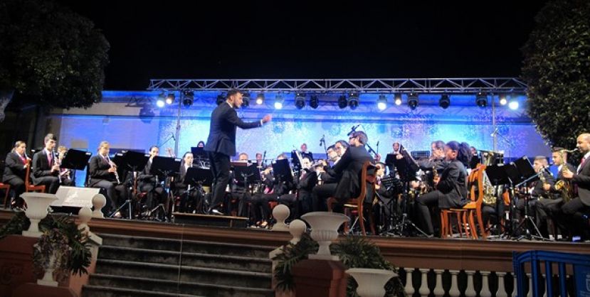 Lleno para disfrutar del concierto de la Banda de Música “Ciudad de Guía”