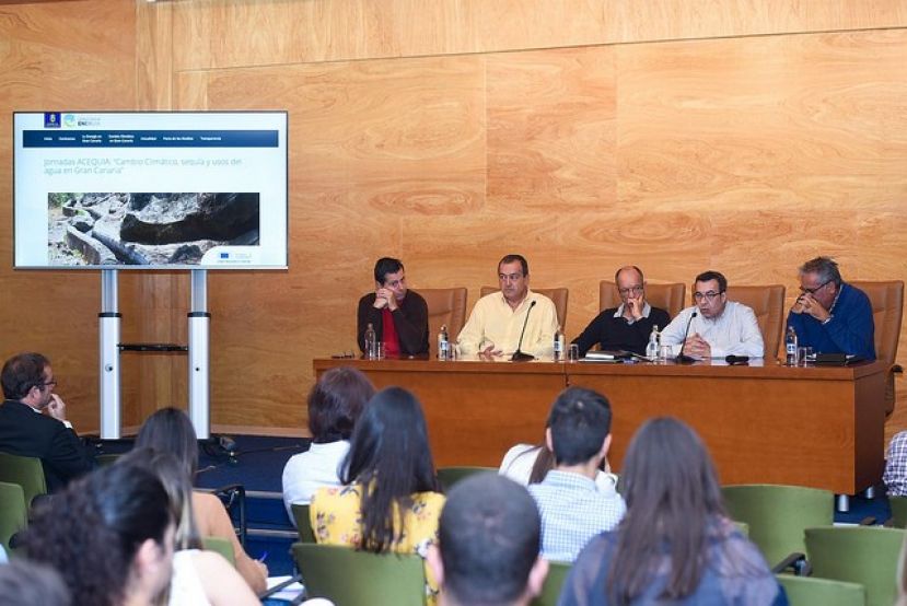 La desalaci&oacute;n de agua con energ&iacute;as renovables reduce el coste de su producci&oacute;n a la mitad