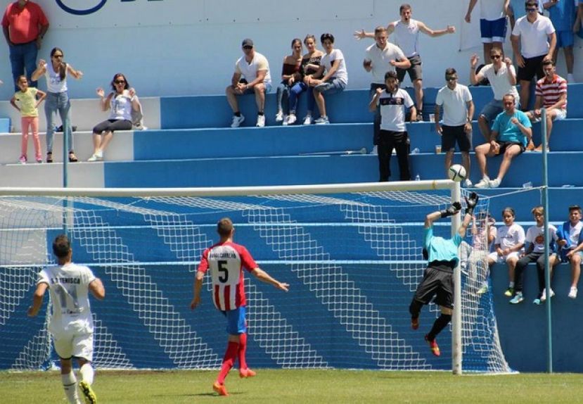 El Tenisca cae ante el subcampe&oacute;n del grupo madrile&ntilde;o con la cabeza alta