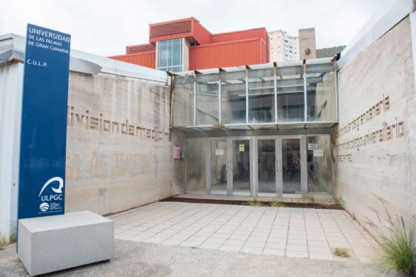 El Cabildo aprueba la cesión a Sanidad del antiguo Colegio Universitario de Las Palmas para la ampliación del Hospital Insular