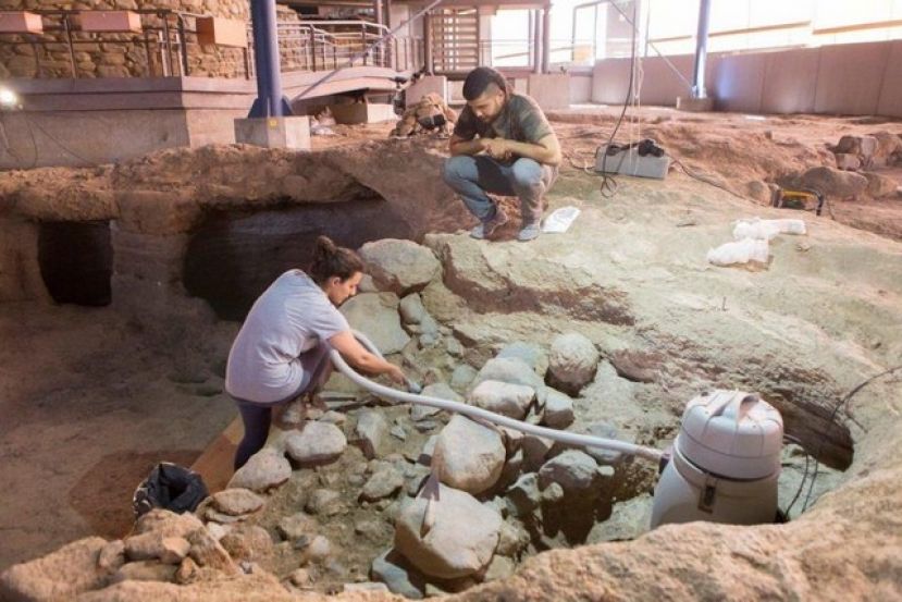 Nuevas pintaderas salen a la luz en el III Campus de Arqueolog&iacute;a Cueva Pintada