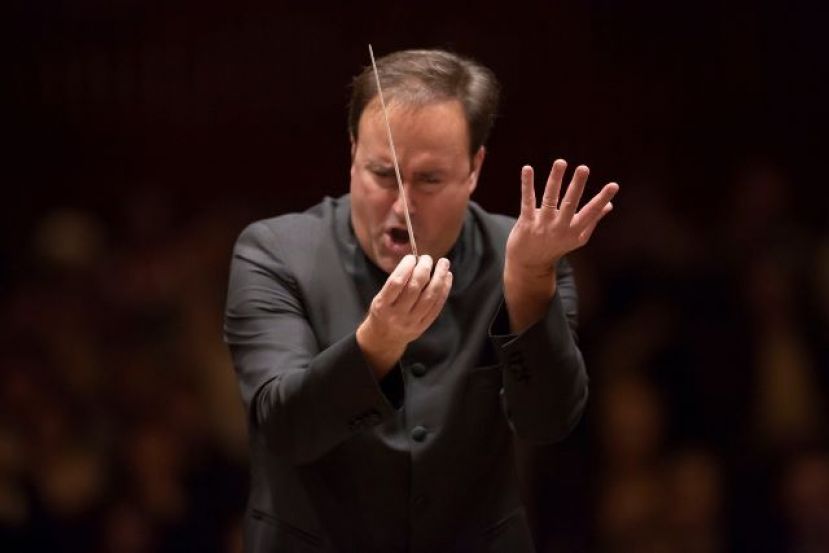 Karel Mark Chichon y Nancy Fabiola Herrera: homenaje a Saint-Sa&euml;ns con la Filarm&oacute;nica