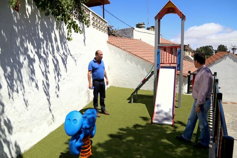 Valleseco: La zona de Caserón cuenta con un nuevo Parque Infantil