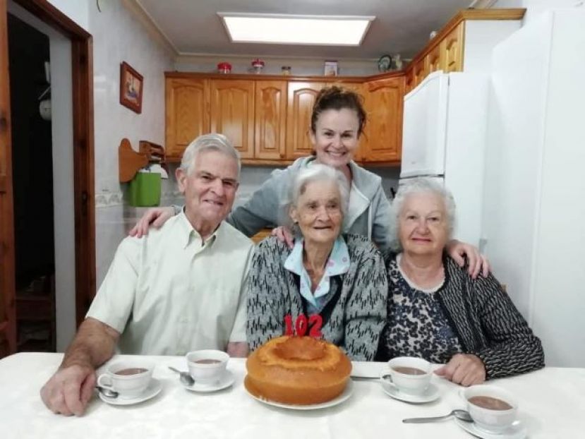 Santa Mar&iacute;a de Gu&iacute;a despidi&oacute; a una de sus abuelas, Mar&iacute;a Le&oacute;n Su&aacute;rez