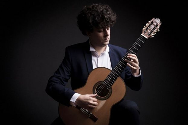 LA GUITARRA DE SAMUEL DIZ TRANSITA EL PUENTE ENTRE GALD&Oacute;S Y LORCA