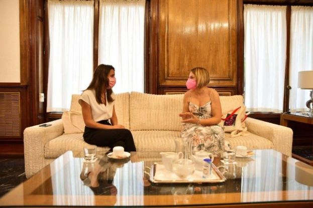 Noem&iacute; Santana aborda con Irene Montero la estrategia conjunta en materias de igualdad