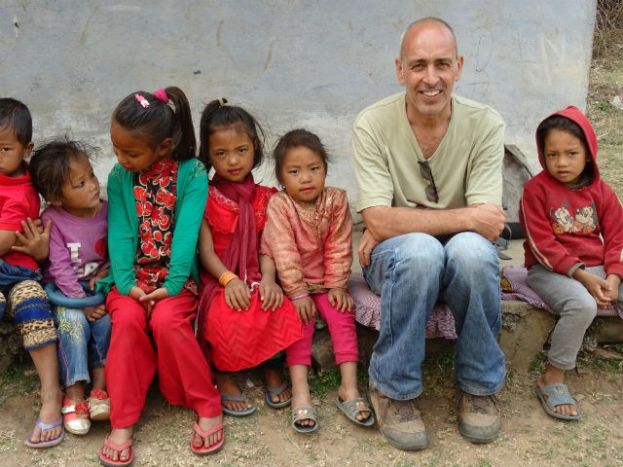 La ONG grancanaria Educanepal lanza el disco &lsquo;Bajo la piel&rsquo;