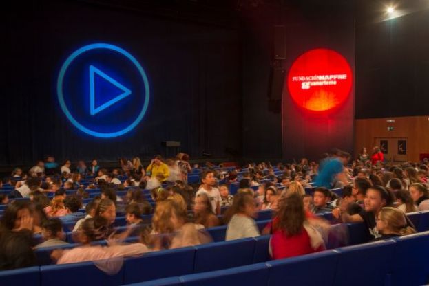 La compa&ntilde;&iacute;a Aracaladanza se despide este s&aacute;bado del Teatro Cuy&aacute;s