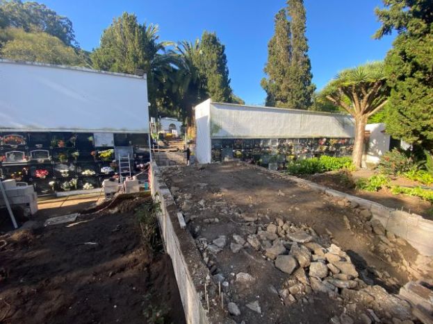 Las obras de accesibilidad del Cementerio Municipal de Valleseco a buen ritmo