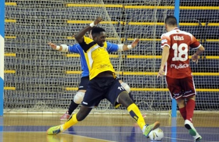 El Gran Canaria FS, en un partido muy serio, golea al Cidade de Nar&oacute;n (0-5)