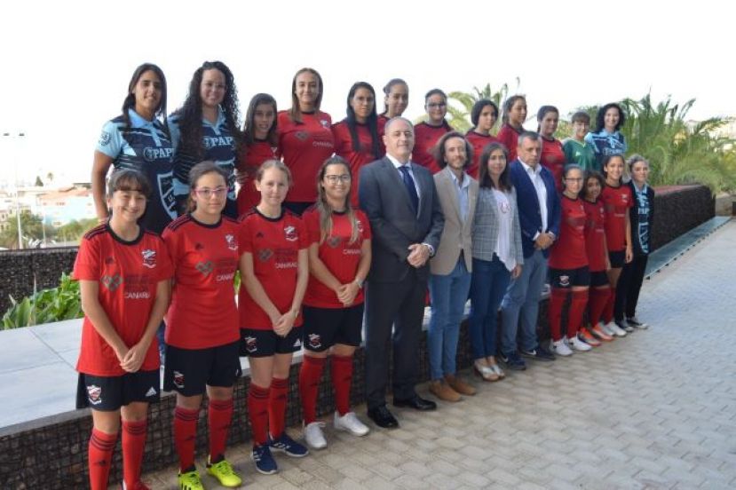 Presentado el patrocinio de la UFPC al equipo de f&uacute;tbol femenino de la UD. Gu&iacute;a