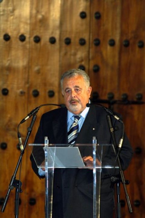 Teror: M&aacute;s de un centenar de personas participan en la lectura continuada del D&iacute;a del Libro