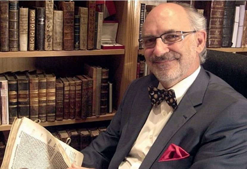 ALFREDO ALVAR: &ldquo;LOS DOCUMENTOS DE ELCANO REDACTADOS A BORDO SE ARTICULAN COMO UN RELATO SOBRECOGEDOR&rdquo;