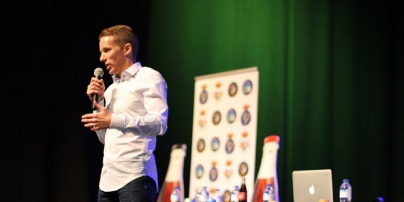 Clinic de &Aacute;rbitros: &ldquo;El error, nuestro gran maestro&rdquo; por Alejandro Hern&aacute;ndez