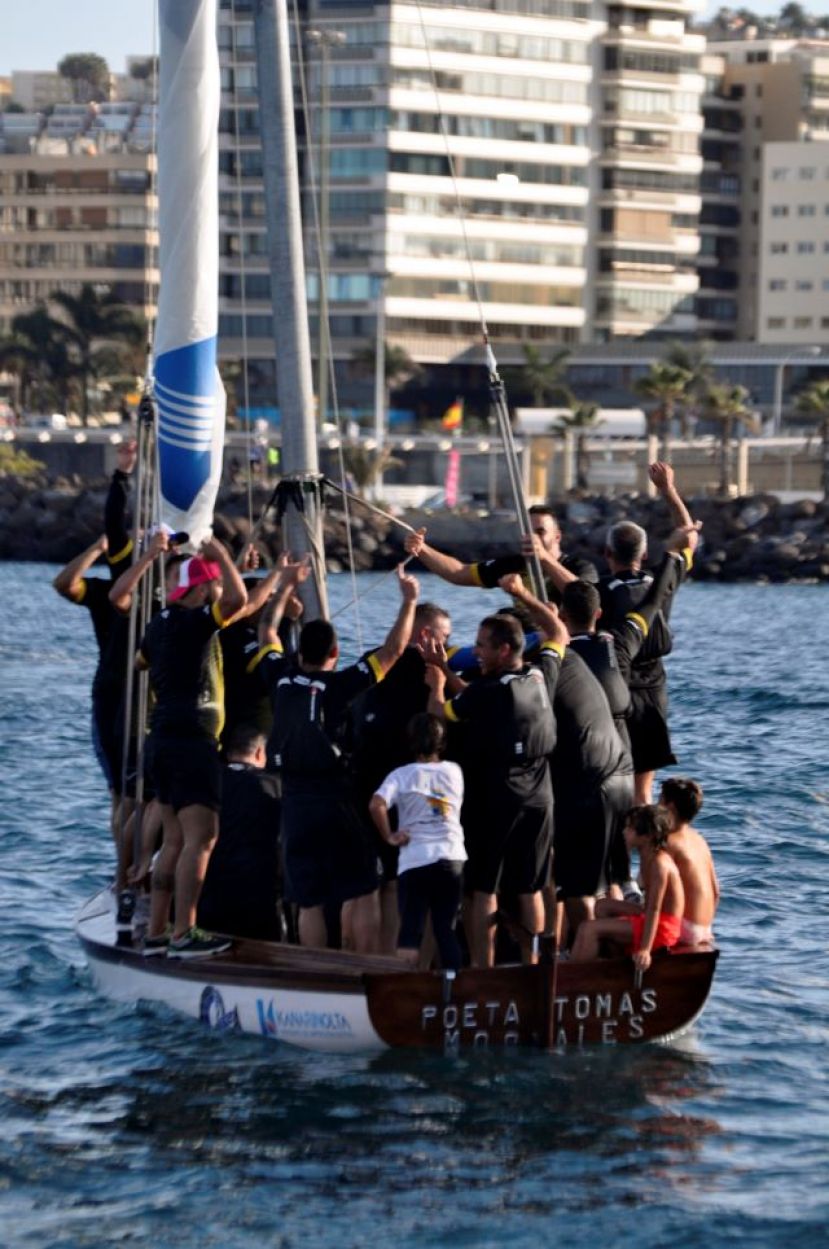 Vela Latina Canaria: El Cabildo premia al bote Poeta Tomás Morales Clipper