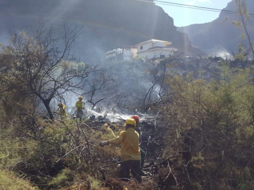 La Gomera: Siguen las tareas de refresco en el incendio en Valle Gran Rey