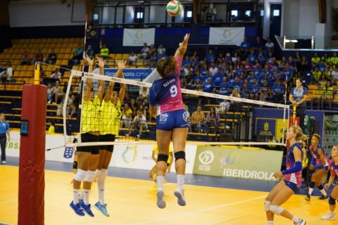 Voleibol: El Sanaya Libby’s consigue vencer in extremis al IBSA en el Centro Insular