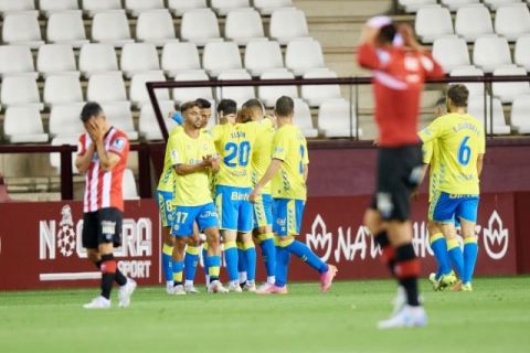 La UD Las Palmas despide la liga ante el Logroñés con un gol de Aridai (0-1)