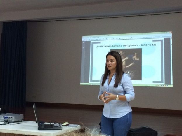 Una mesa redonda clausura la exposición individual de Mariví Gallardo