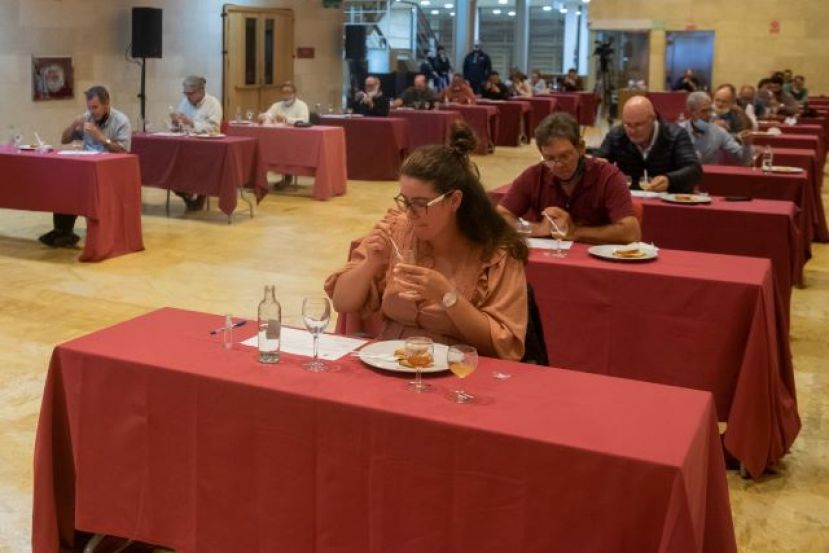 La miel oscura de bejeque, escob&oacute;n y eucalipto &lsquo;Cuevas de Guayadeque&rsquo; gana el concurso del Cabildo de Gran Canaria