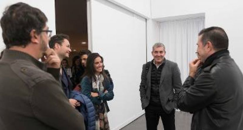 Encuentro de Clavijo con investigadores participantes en el documental &lsquo;Or&iacute;genes&rsquo;