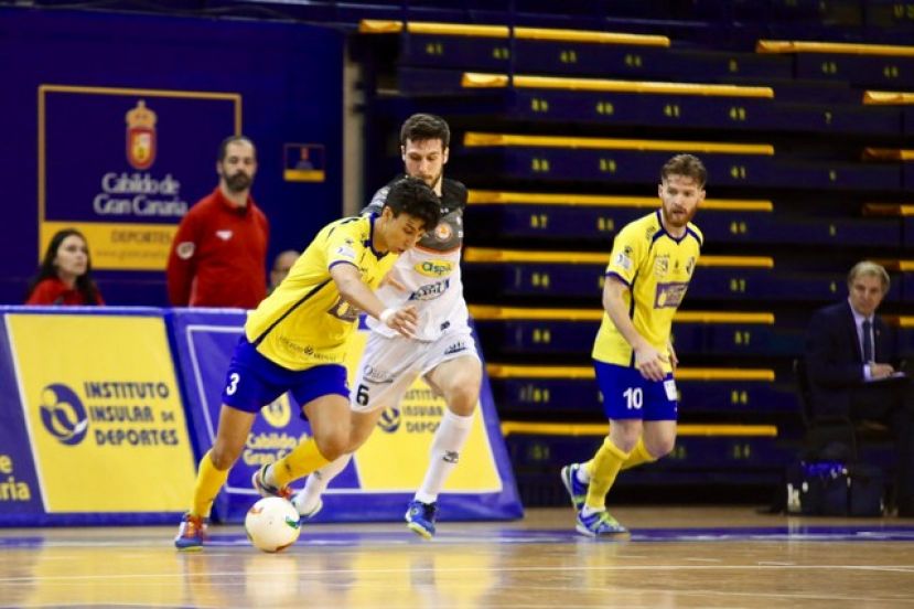 F&uacute;tbol Sala: El Gran Canaria se reh&iacute;zo para conseguir un empate ante Ribera Navarra