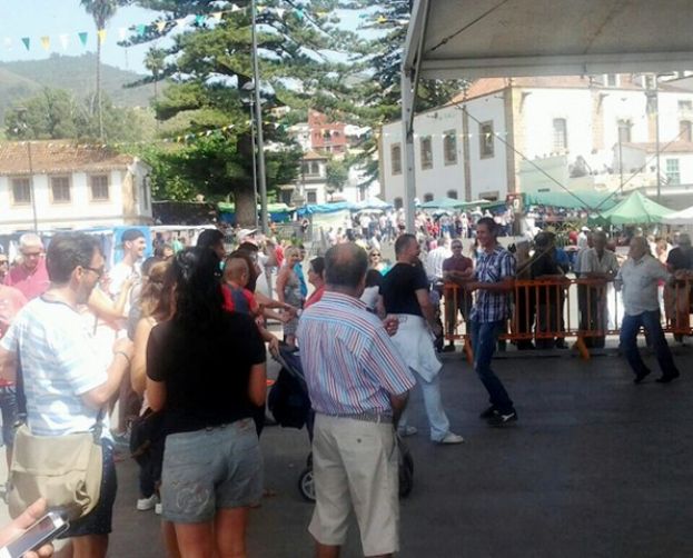 El Mercadillo de Teror estará amenizado este domingo con el grupo Dúo Platino
