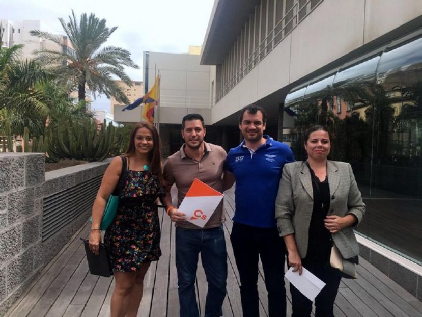 Cs pide al Gobierno que no inicie las obras del muelle de Agaete