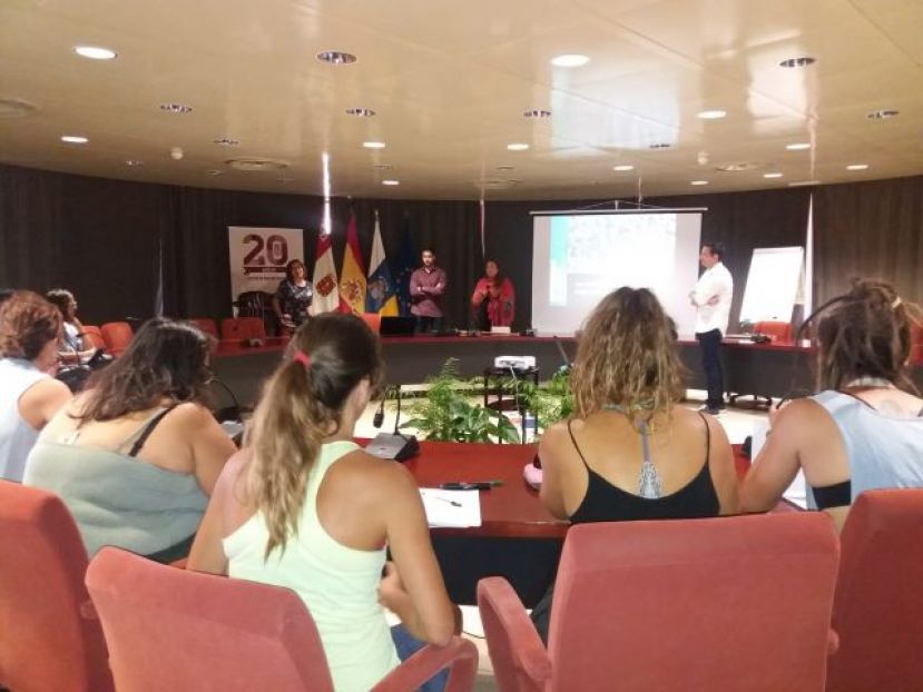 Universidad de Verano de La Gomera: Los micropl&aacute;sticos protagonizan la 1&ordf; sesi&oacute;n