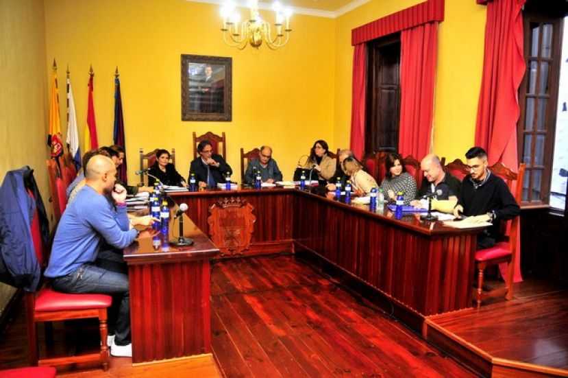 Agaete: El pleno aprueba el reglamento municipal del servicio del taxi